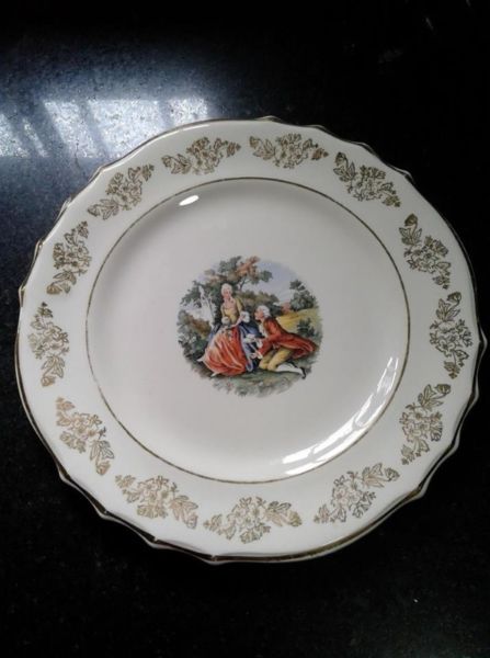 VENDO PLATO DE PORCELANA “VOGT” CON ESCENA Y BORDES