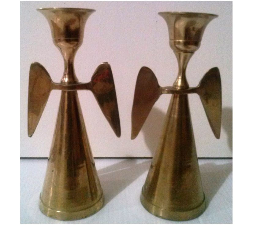 2 candelabros de bronce en forma de angeles