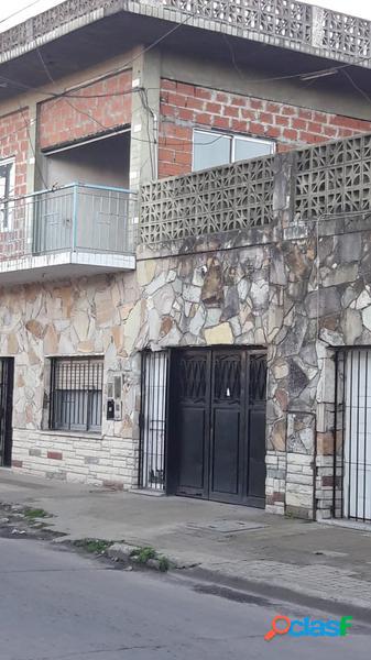 Deposito a metros de Frias!