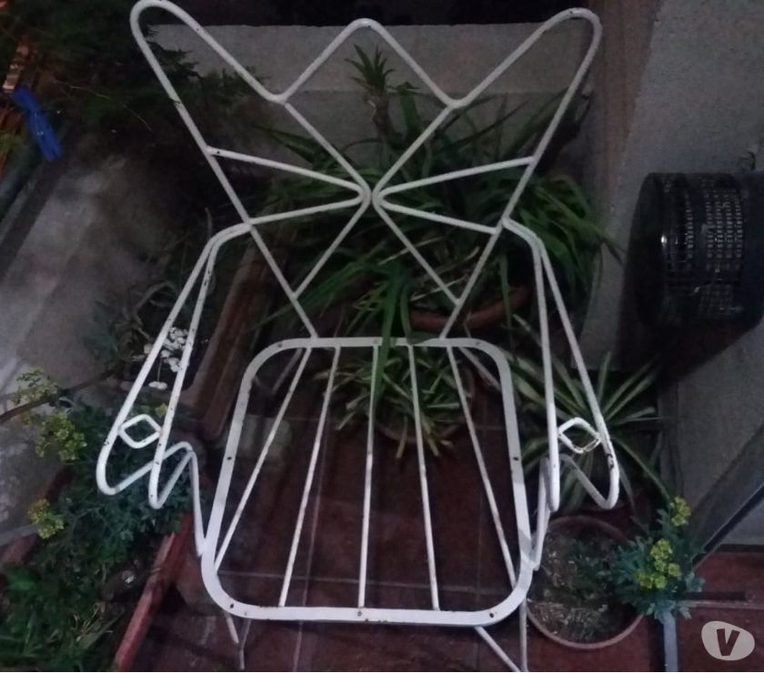 Juego jardín hierro forjado (mesa y cuatro sillas)