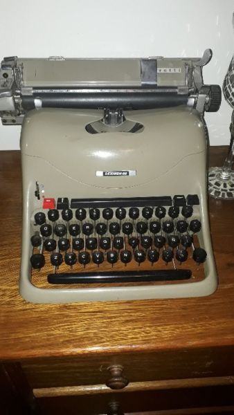 Lexicón 80 máquina de escribir