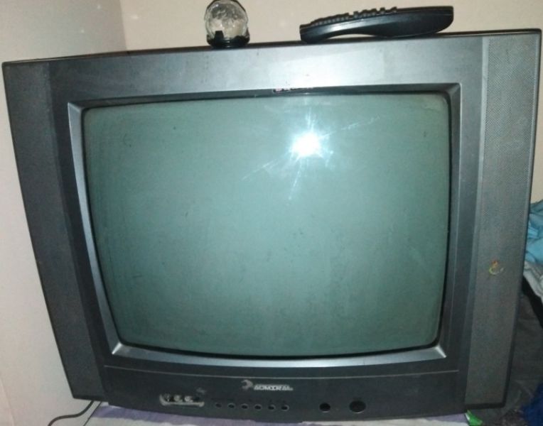 TELEVISOR 21" / CONTROL