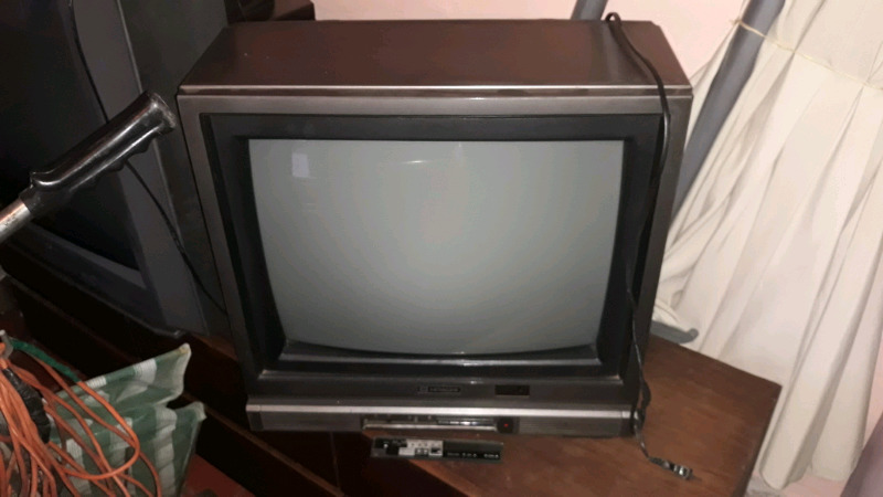 Televisor color hitachi 20