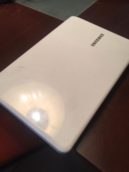 Vendo Netbook Samsung windows 7