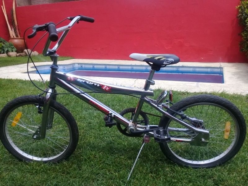 Bicicleta Enrique freestyle rod 20 cromada