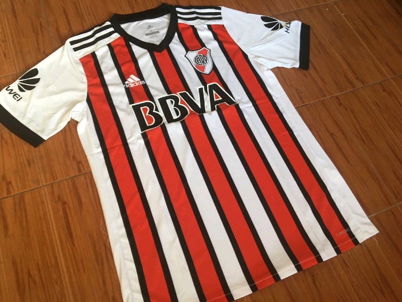 Camiseta river tricolor