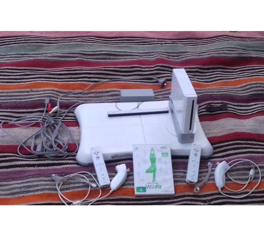 Consola Wii Chipeada, 2 Controles, 2 Juegos Y Plataforma