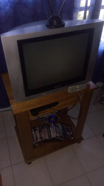 Tv Philips Play Station 2 Mueble