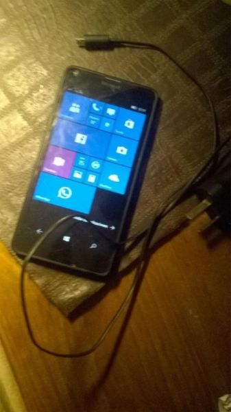 Vendo o permuto Microsft Lumia 640