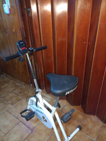 vendo bicicleta fija para gimnasia