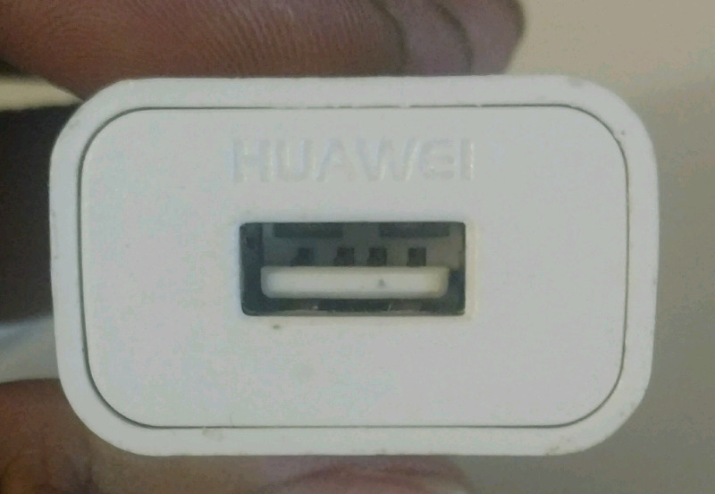 1 Cargador Huawei