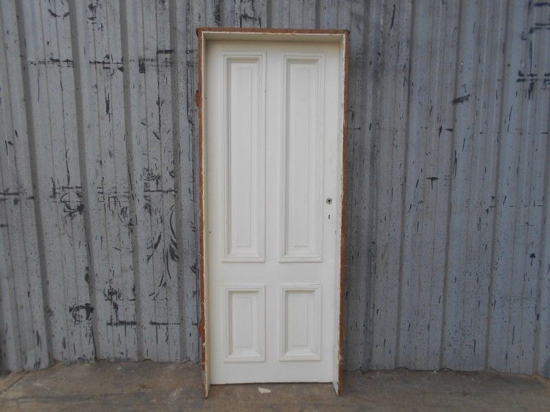 Antigua puerta tipo tablero de madera en cedro (75x185cm)