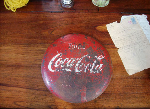 Antiguo cartel de chapa de publicidad de coca cola