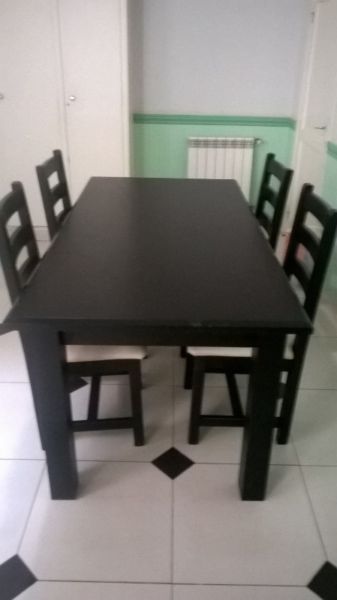 Apurado vendo mesa + 4 sillas