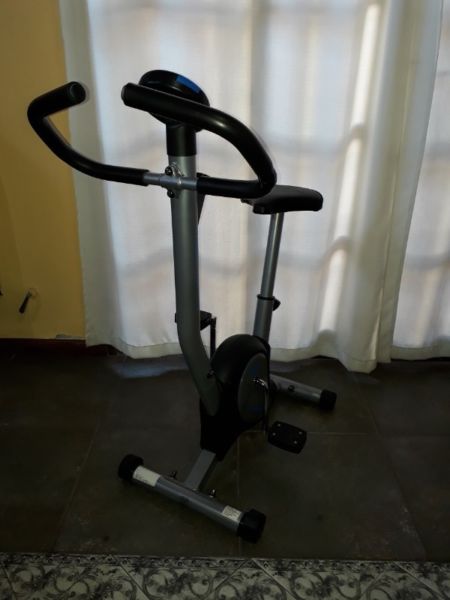 Bicicleta Fija de entrenamiento