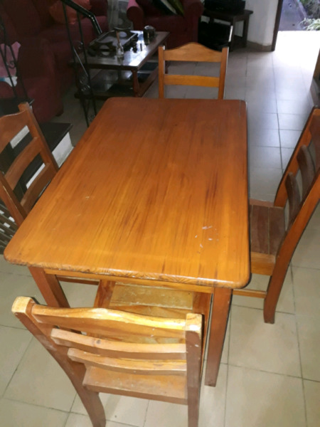 Juego de mesa y silla