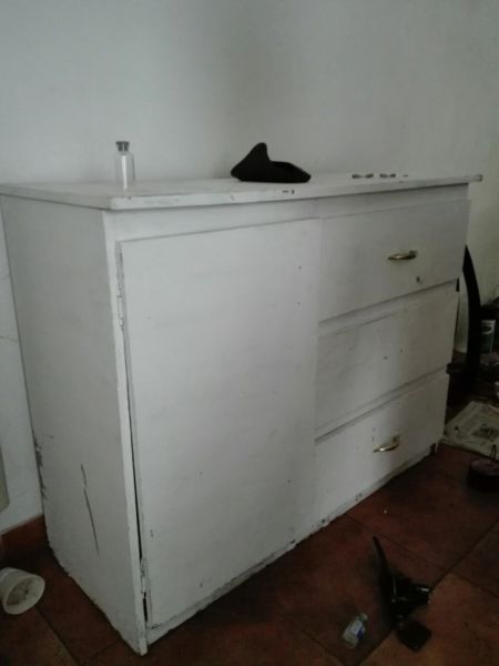 MUEBLE CON CAJONES