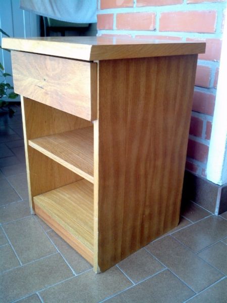 Mesa De Luz De Madera