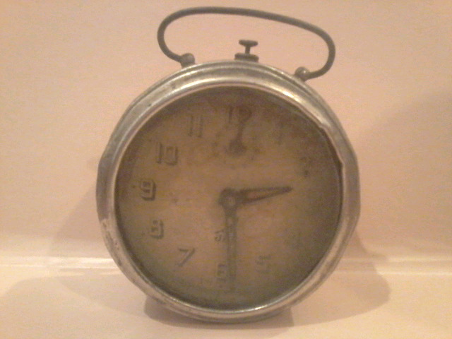 Reloj antiguo en buen estado marca jaz funcionando