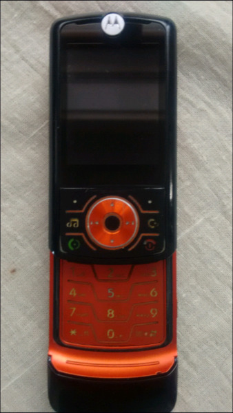 VENDO CELULAR MOTOROLA