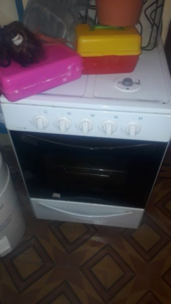 cocina aurora 56cm 6 mese de uso muy buena