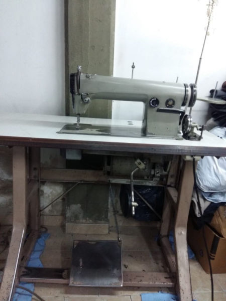 MAQUINA DE COSER RECTA - BUEN ESTADO !!! FUNCIONANDO !!!