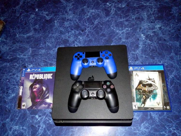 PS4 SLIM 500GB CON 2 JUEGOS Y 2 JOYSTICKS