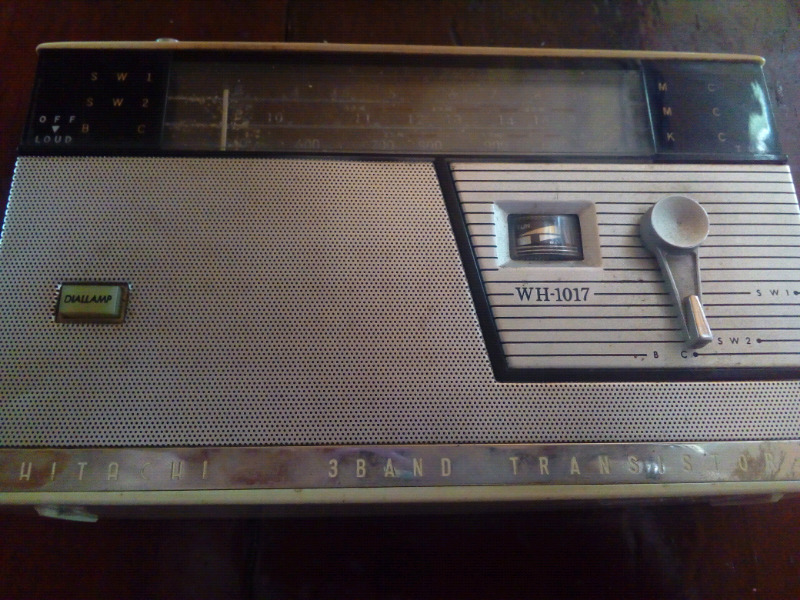 Radio antigua Hitachi