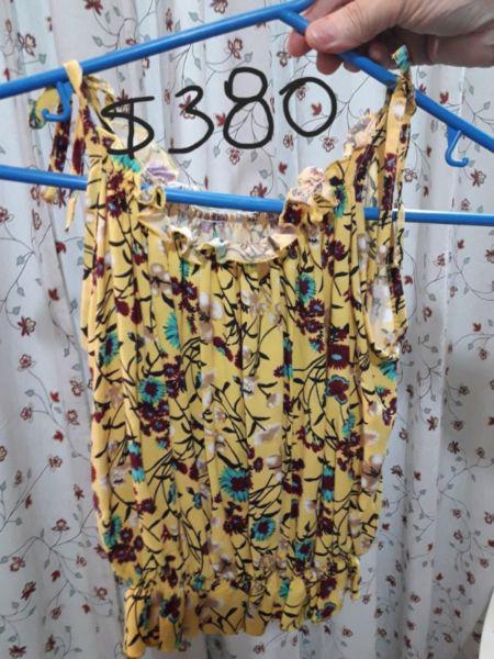 Vendo topcitos y remeras