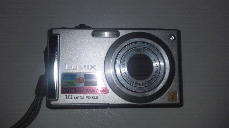 Cámara digital Panasonic Lumix DCM-FS5