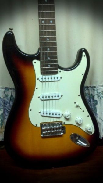 Guitarra eléctrica Eclair stratocaster