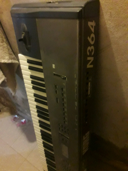 Korg n364 sintetizador