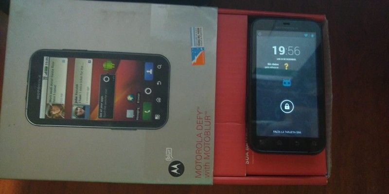Motorola Defy Impecable + Caja, Manuales + Bateria Nueva