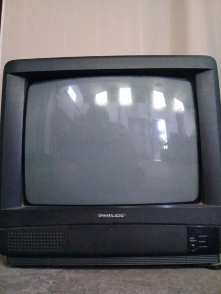 Televisor de 14 pulgadas