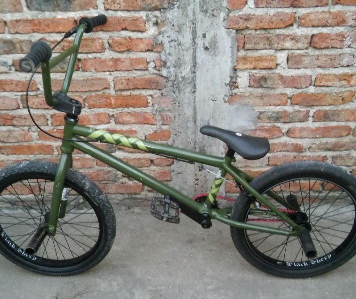 Bicicleta BMX marca GIANT modelo METHOD 00
