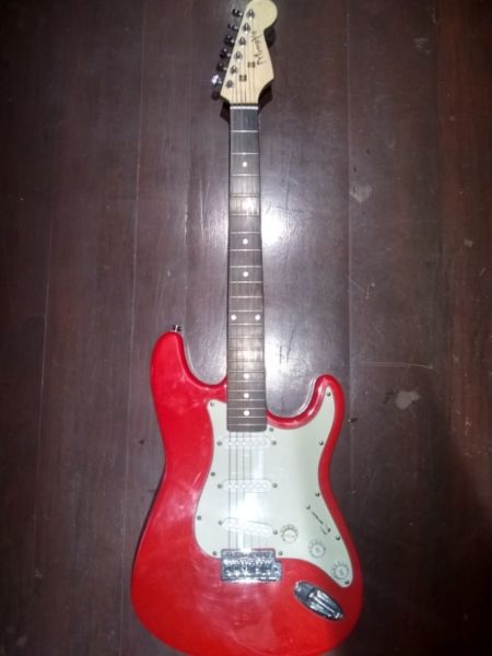 Electrica Memphis Stratocaster E10 Roja
