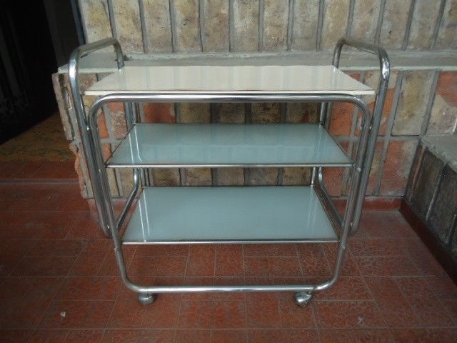 Mesa Retro de Televisión Buen Estado