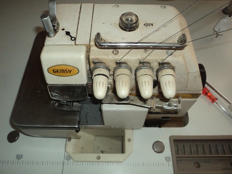 Overlock + Recta + Collareta (Gemsy) ¡Impecables!