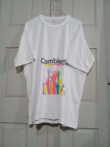 VENDO REMERA CAMBIENDO TALLER XL ES NUEVO