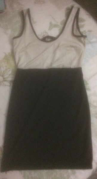 VESTIDO SIN MANGAS COMBINADO