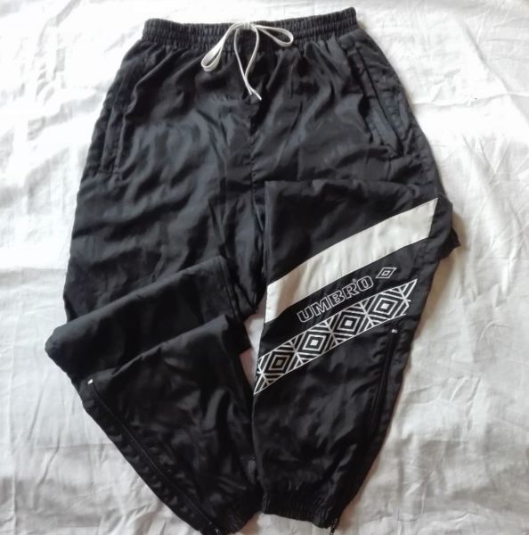 Venta de pantalón deportivo UMBRO