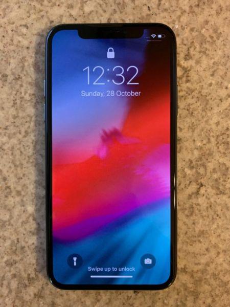 iPhone X 10, 3 fundas, 64 GB, Space Gray, Unlocked