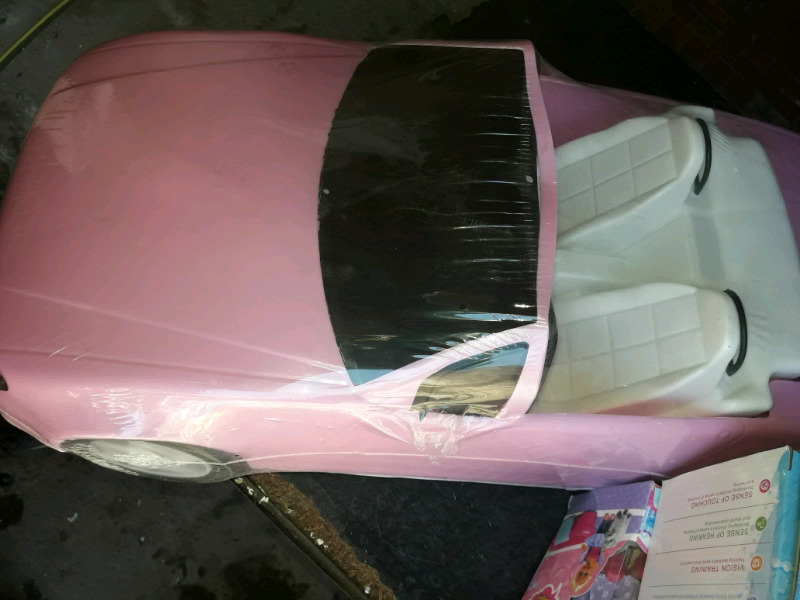 Auto de barby.rosa grande 