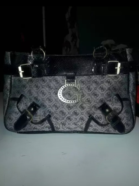 Cartera Bolso Guess Original Con Logo Tela y Simil Cuero