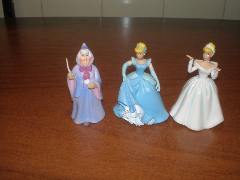 FIGURAS DE LA CENICIENTA Y OTRAS 6 FIGURAS DISNEY 8 CM