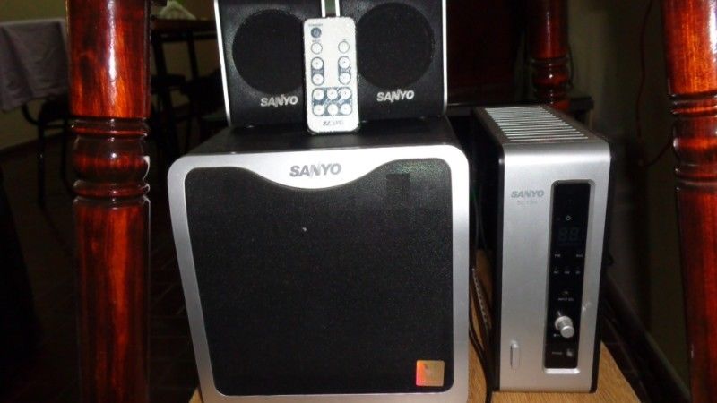 HOME SANYO 2.1 CON CONTROL