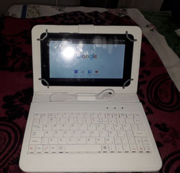 Tablet 13 gb. 7 pulgadas pantalla