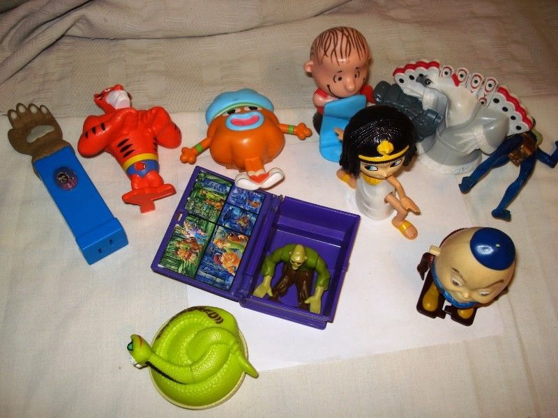 lote de muñecos y juguetes de mc donalds