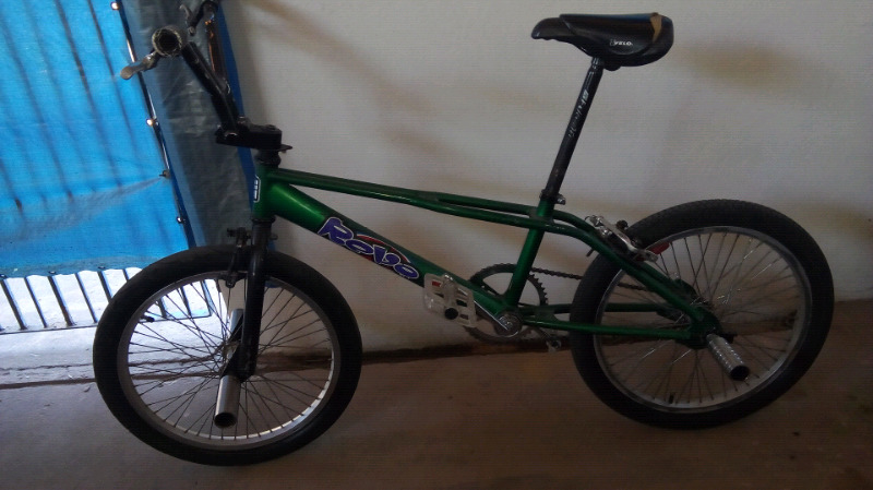 Permuto o vendo. BMX freestyle Haro Revo. Rodado 20