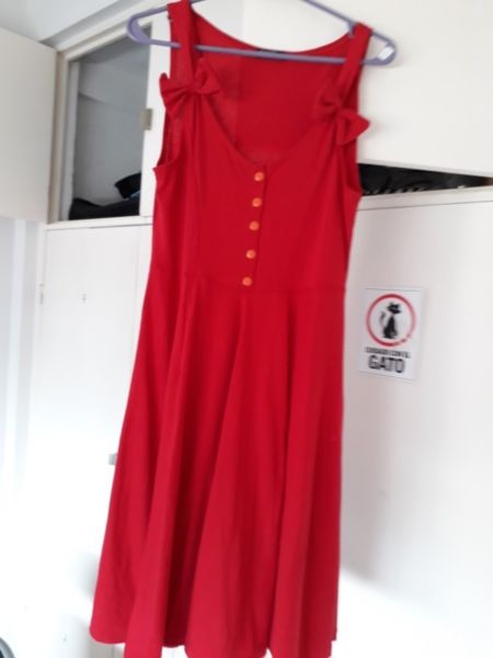 VESTIDO ROJO SIN MANGAS